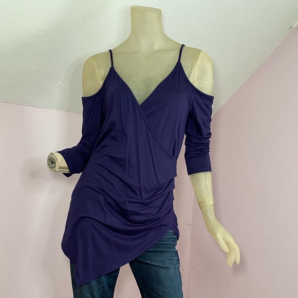 Lilian Cold Shoulder Top - Picture 1 of 12